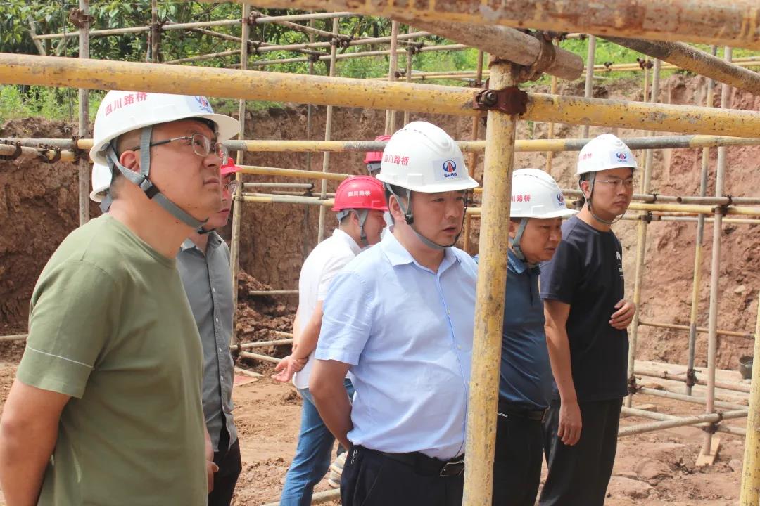 公司黨委副書記、董事、總經(jīng)理杜江林到G75連接線項目、南部老城區(qū)修復(fù)EPC項目檢查指導(dǎo)工作
