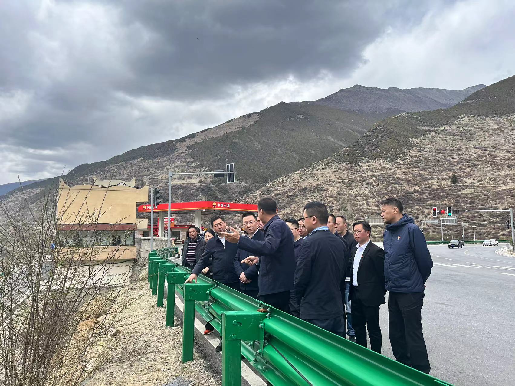 阿壩州委常委、州紀(jì)委書記、監(jiān)委主任袁震到都四山地軌道交通項目DSZH標(biāo)檢查指導(dǎo)工作