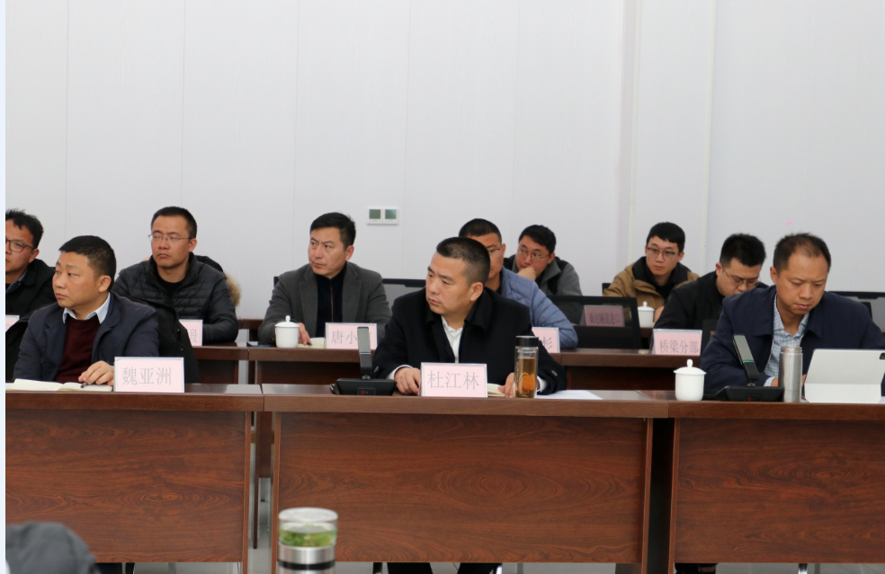 川交公司黨委書記、董事長杜江林赴康新高速公路工程總承包指揮部檢查指導(dǎo)工作