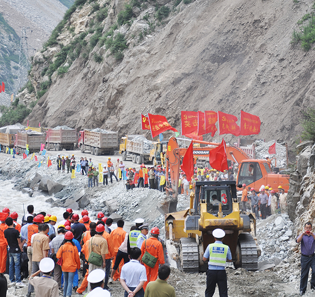 2011年，公司參與“7.3”都汶路羅圈灣搶險(xiǎn)南北兩線合攏。