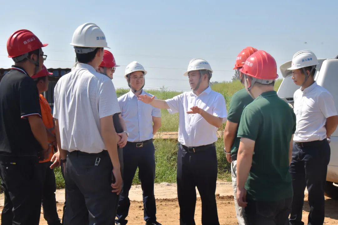 川交公司黨委書記、董事長杜江林赴秦唐高速片區(qū)項目檢查指導(dǎo)工作