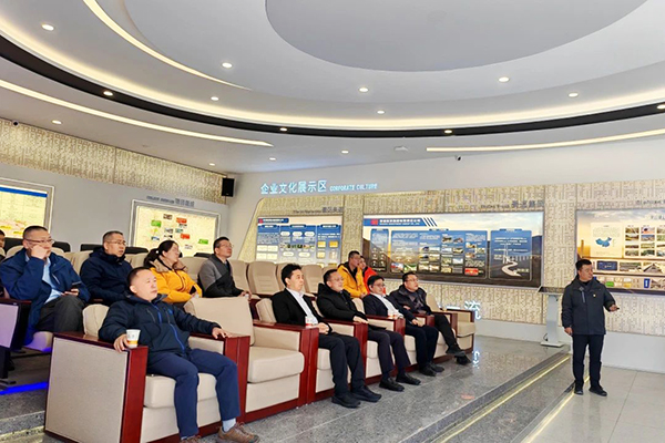 蜀道集團(tuán)總工程師、川高公司黨委書記、董事長(zhǎng)黃兵赴康新高速項(xiàng)目調(diào)研指導(dǎo)工作