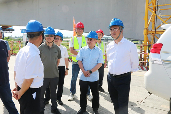 德陽(yáng)市副市長(zhǎng)卿偉一行赴成德線土建5工區(qū)項(xiàng)目調(diào)研指導(dǎo)工作