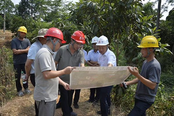 川交公司黨委副書記、董事、總經(jīng)理魯正偉赴德陽繞城南高速公路項(xiàng)目LJ2標(biāo)段檢查指導(dǎo)工作